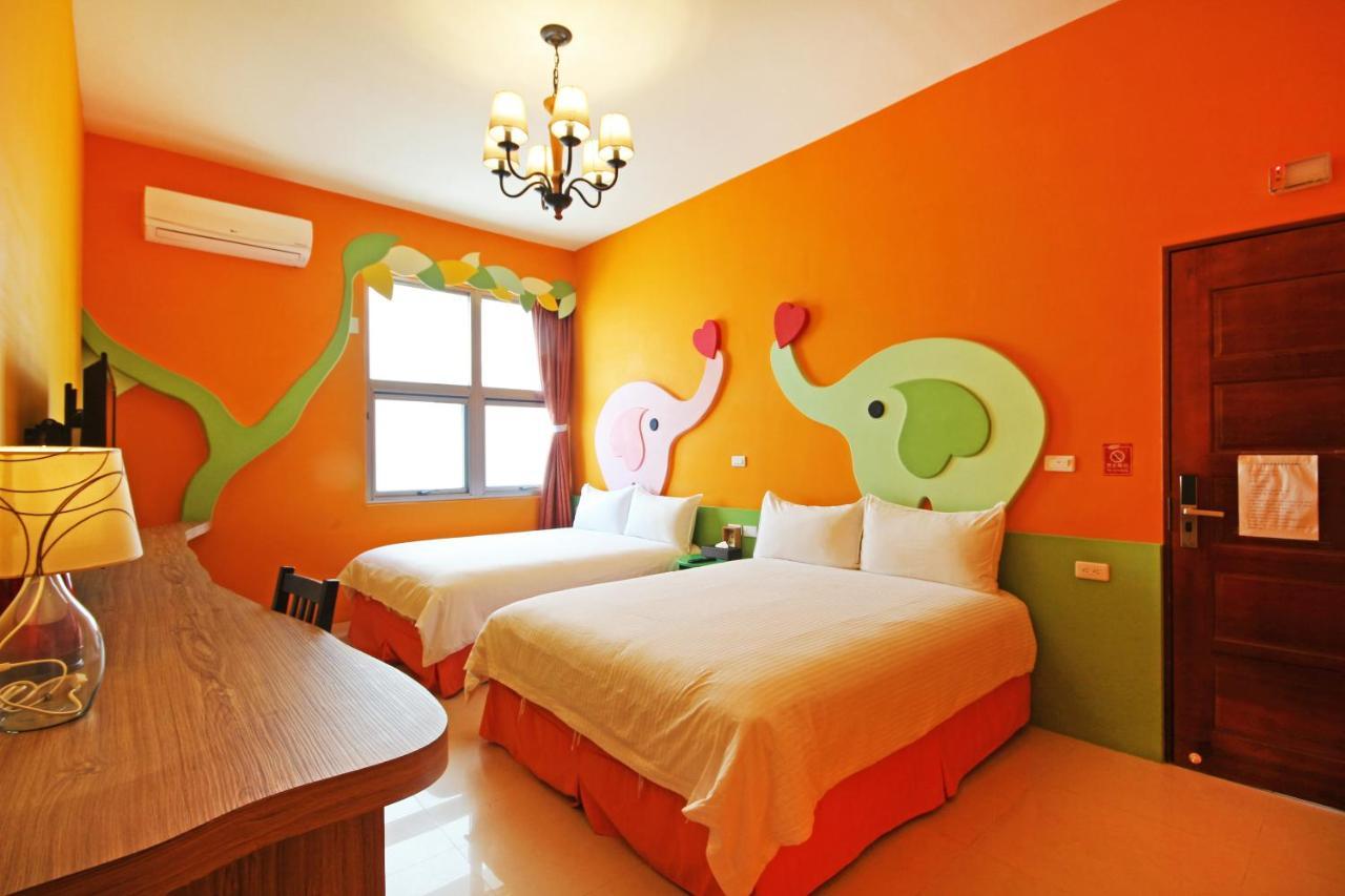 Fun Trip - Little Castle & Oscar B&B T'ai-tung Zewnętrze zdjęcie